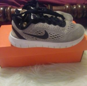 EUC. Boys nike shoes. Sz 10